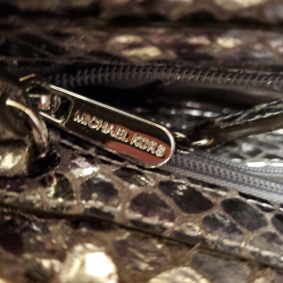 Michael Kors Daria Silver Embossed Leather Clutch - Picture 7 of 12